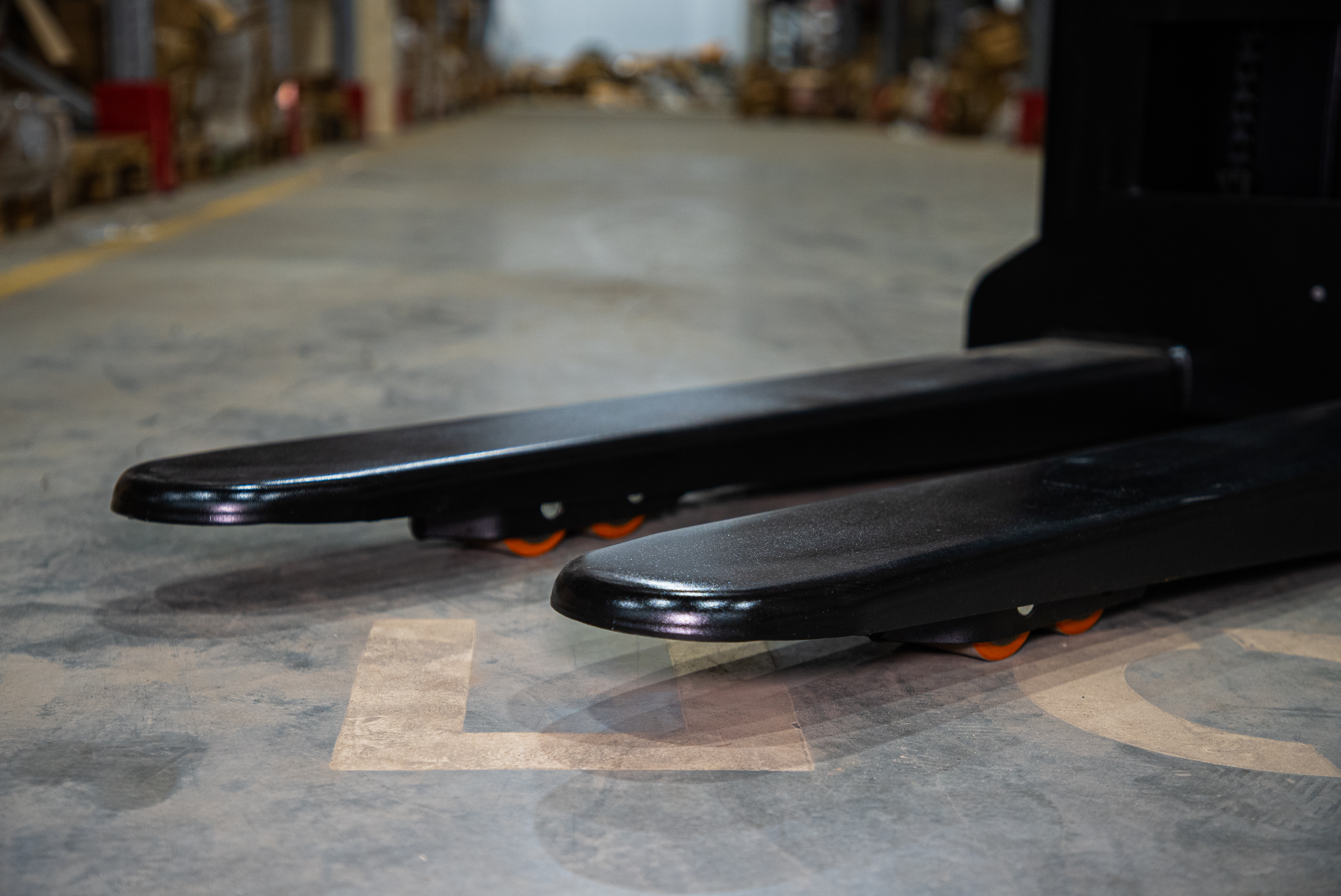 Штабелер самоходный 1,5 т 4,0 м TOR WS15H-4000SC PRO Li-ion 24/60 В/Ач контр. скорости подъема