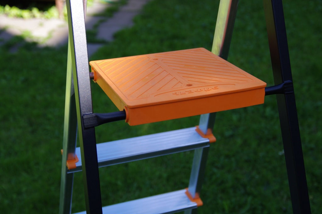 Алюминиевая стремянка Фаворит 107+1 (108)