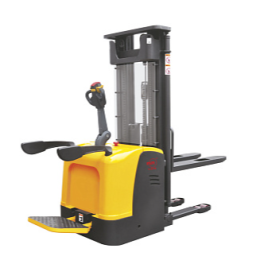 Штабелер самоходный 1,5 т 5,6 м XILIN CDDK15-III 24/200 В/Ач (с платформой)