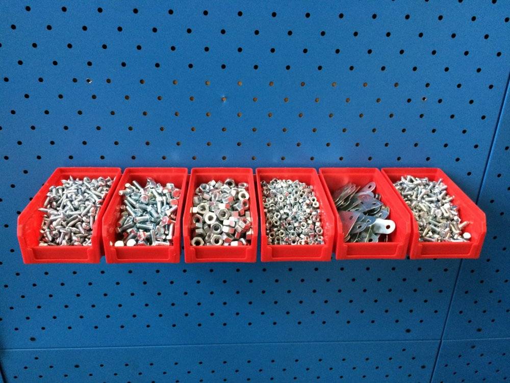 Комплект из 6 красных пластиковых лотков V1